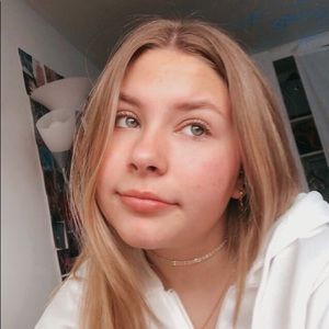 Meet your Posher, Madeline